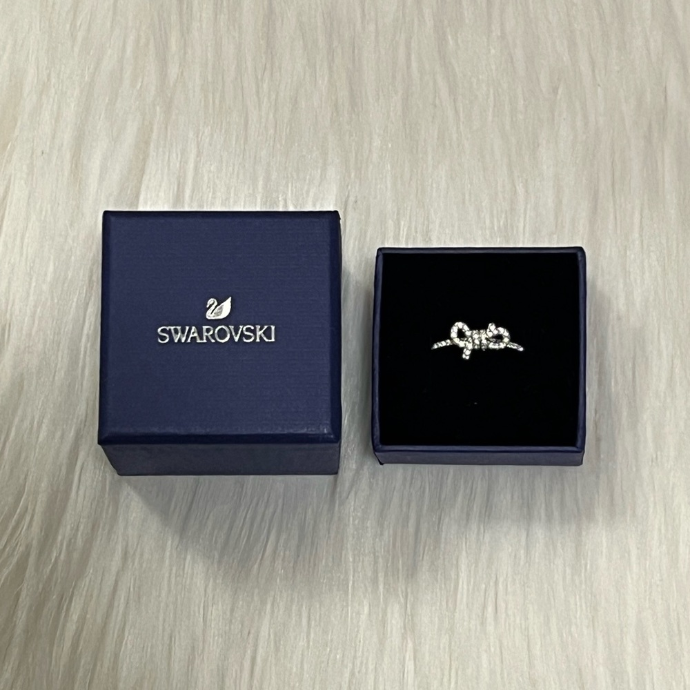 SWAROVSKI Bow Ring. BRAND NEW